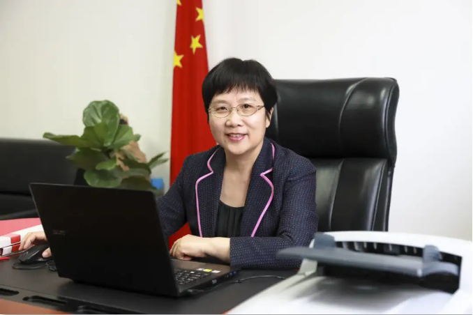 C:\Documents and Settings\Administrator\桌面\何会长图片1.png C:\Documents and Settings\Administrator\桌面\何会长图片1.png